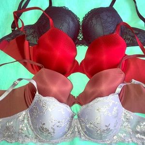 6 Victoria Secret Bras 32DD and 32ddd